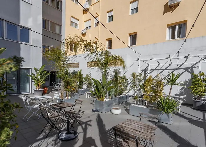 Neegroni Balcony In - By Misha's Place 1a