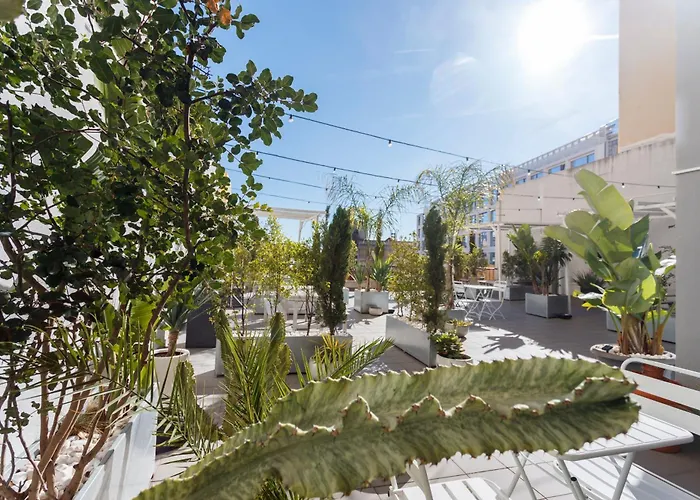 Neegroni Balcony In - By Misha's Place 1a * Lisboa