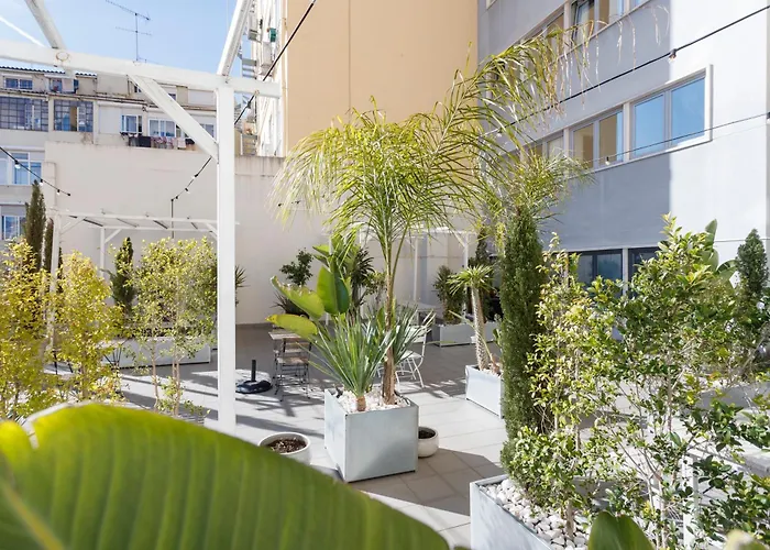 Neegroni Balcony In - By Misha's Place 1a * Lisboa