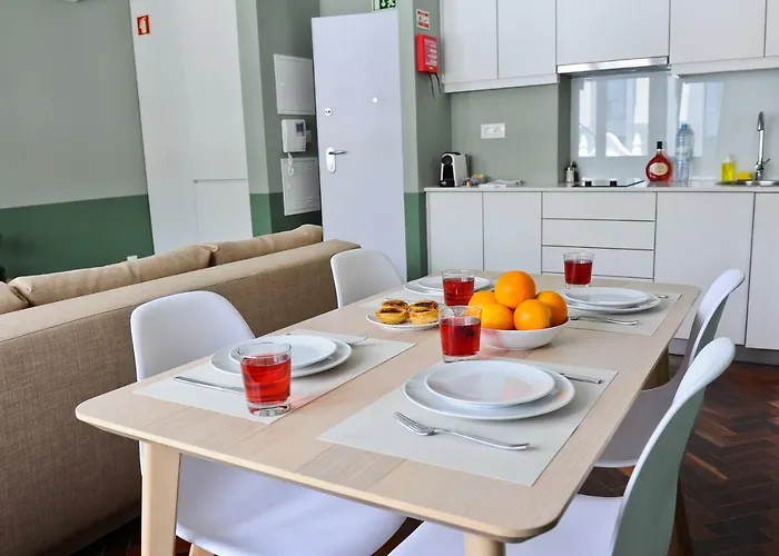 Neegroni Balcony In - By Misha's Place 1a *