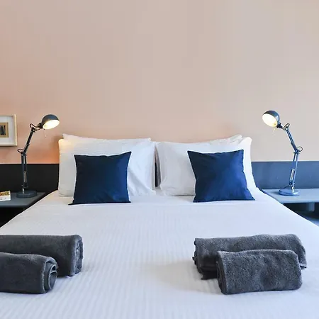 Apartman Neegroni Balcony In - By Misha's Place 1a