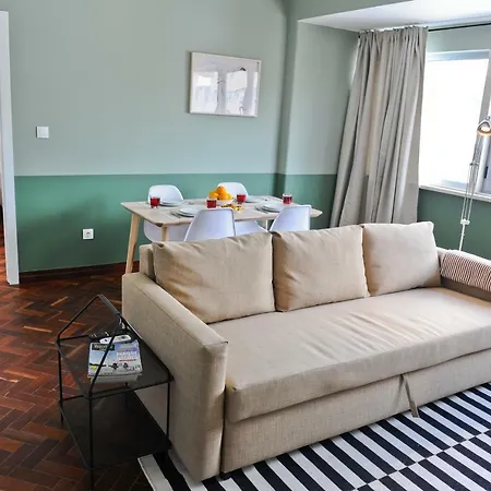 Neegroni Balcony In - By Misha's Place 1a * Lisboa